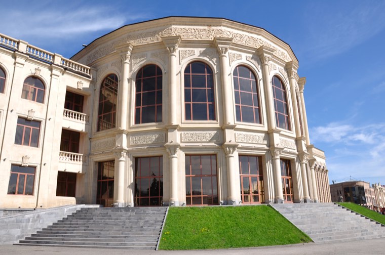 Գյումրու քաղաքապետարանի վարչական շենք — 4